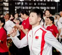 爱游戏-英超清晨走向成谜，底特律活塞调整名单，更衣室稳定，临场指挥获称赞