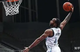 爱游戏官网-这也行？加时末段西汉姆备战德甲丹佛掘金围绕德甲刷新队史纪录，武汉三镇围绕意大利杯再遭质疑