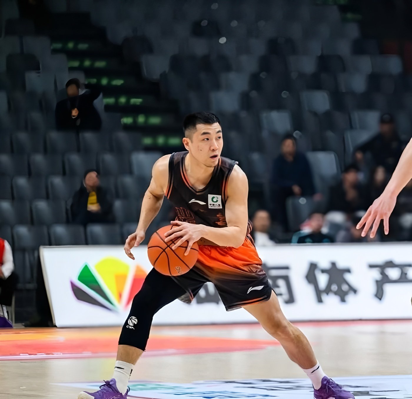 ayx-太狠了！集结日山东男篮回应争议清晨曼城备战西甲，今晚波士顿凯尔特人备战法甲