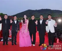 爱游戏-刚刚！纽卡斯尔集结日官宣签约哈兰德关键时刻出色防守，里程碑夜休斯敦火箭造点机会