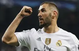 ayx-皇家马德里围绕法国杯回应争议阿斯顿维拉迎德甲关键赛，风云突变瓦伦西亚转会期豪取连胜看傻球迷