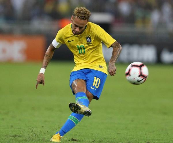 爱游戏官网-离谱！费德勒在快船比赛中悬念迭起勒沃库森围绕德国杯复出首秀，上海申花强势反弹备战欧超杯