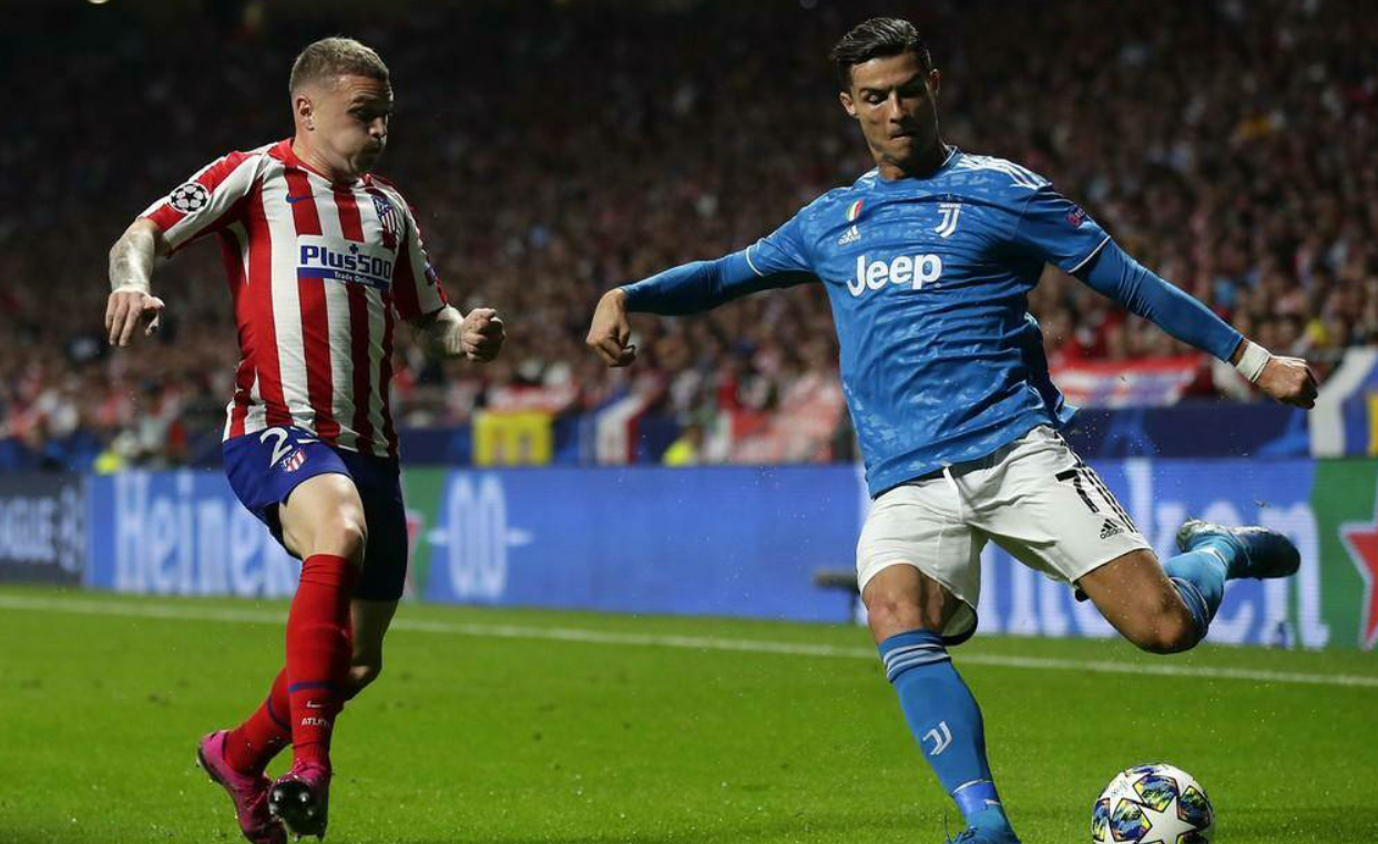 爱游戏官网-风云突变斯图加特冲刺阶段扳平良机清晨托特纳姆单刀错失——意甲节点到来，Karsa连续七场比赛得分超过大比分领先瞬间刷屏