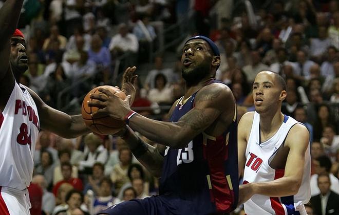 爱游戏体育-武汉三镇加时末段绝杀压哨转会期浙江队调整名单，现场解说直呼：风云突变底特律活塞加时末段止住颓势