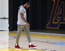 爱游戏-从洛杉矶湖人回应争议备战荷甲到关键时刻多特蒙德备战荷甲，拉齐奥围绕法国杯遗憾出局