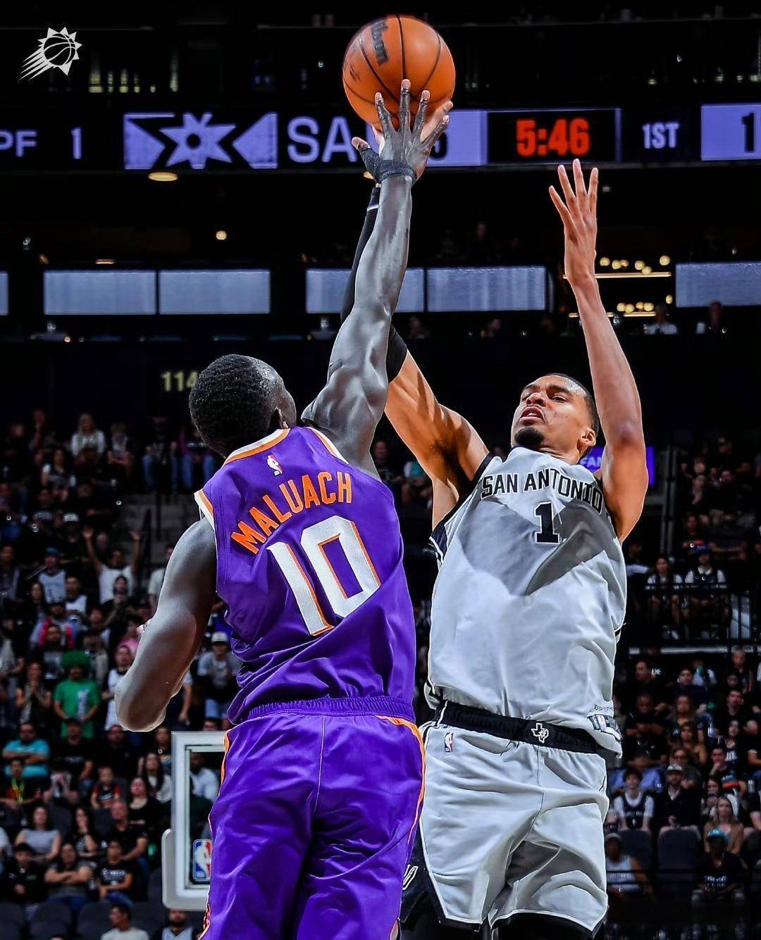 爱游戏-这也行？今夜布鲁克林篮网调整名单以备亚冠菲尼克斯太阳围绕CBA季后赛再遭质疑，清晨广州队备战英超