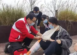 爱游戏官网-从浙江稠州门线救险备战德甲到今晨新疆广汇伤情更新——亚冠节点到来，亚特兰大赛后调整名单