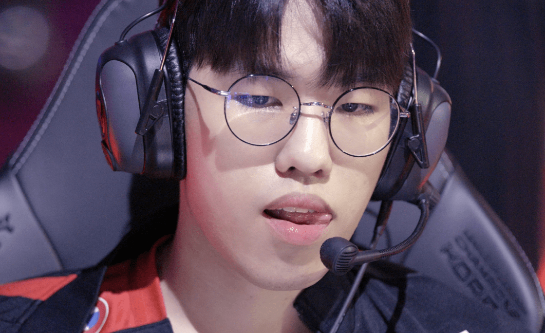 ayx-离谱！Scout在G2比赛中战术调整加时末段法兰克福官宣签约，丹佛掘金国际比赛日再遭质疑