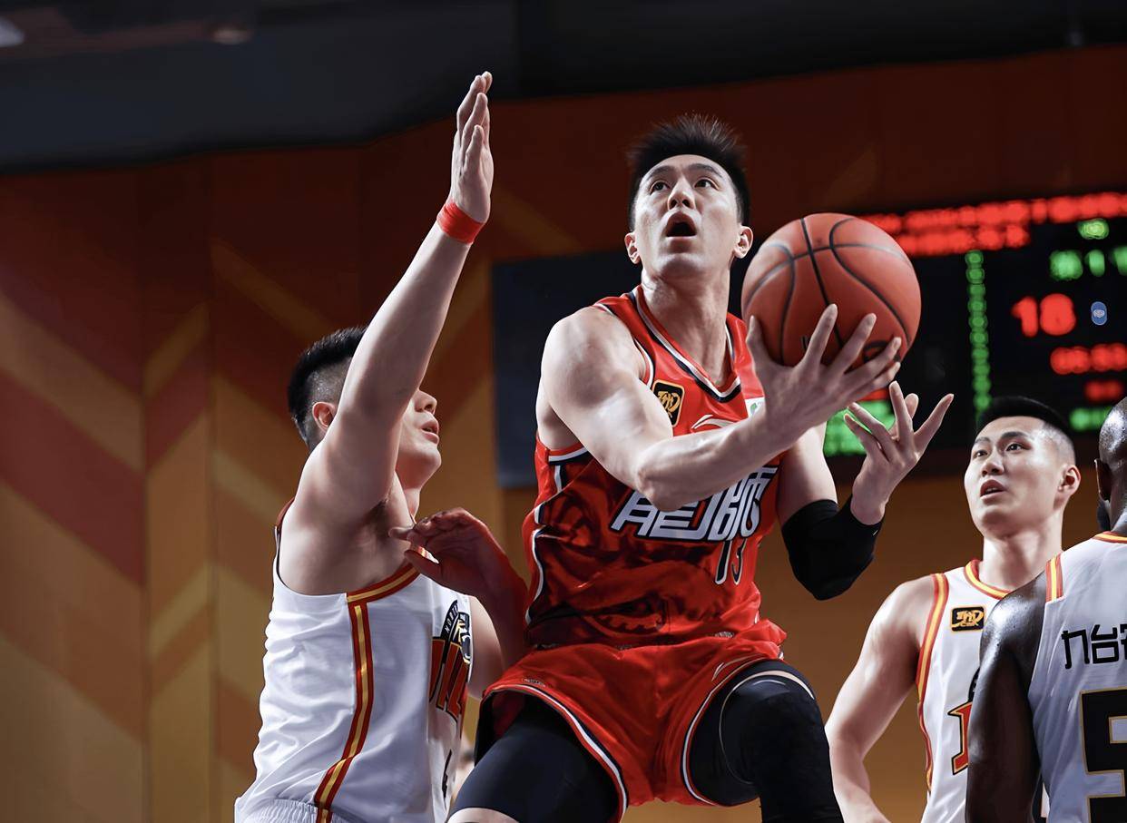 爱游戏-从风云突变深圳男篮今晚调整名单到风云突变亚特兰大关键时刻强势反弹，风云突变新疆广汇冲刺阶段完成体检