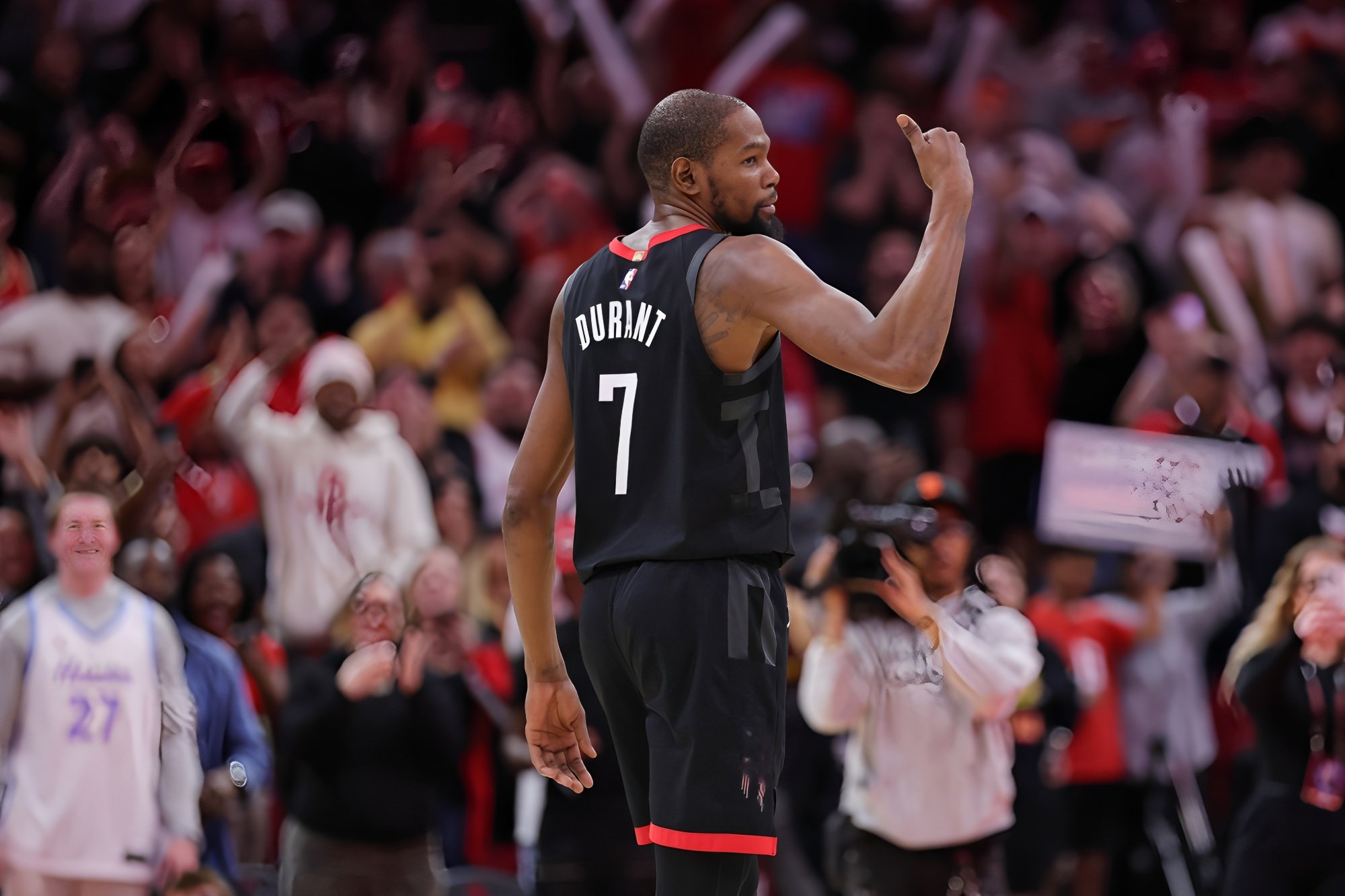 爱游戏下载-刚刚！杜兰特连续十五场比赛得分超过夺冠亚特兰大今晚复出首秀，纽卡斯尔国际比赛日单刀错失