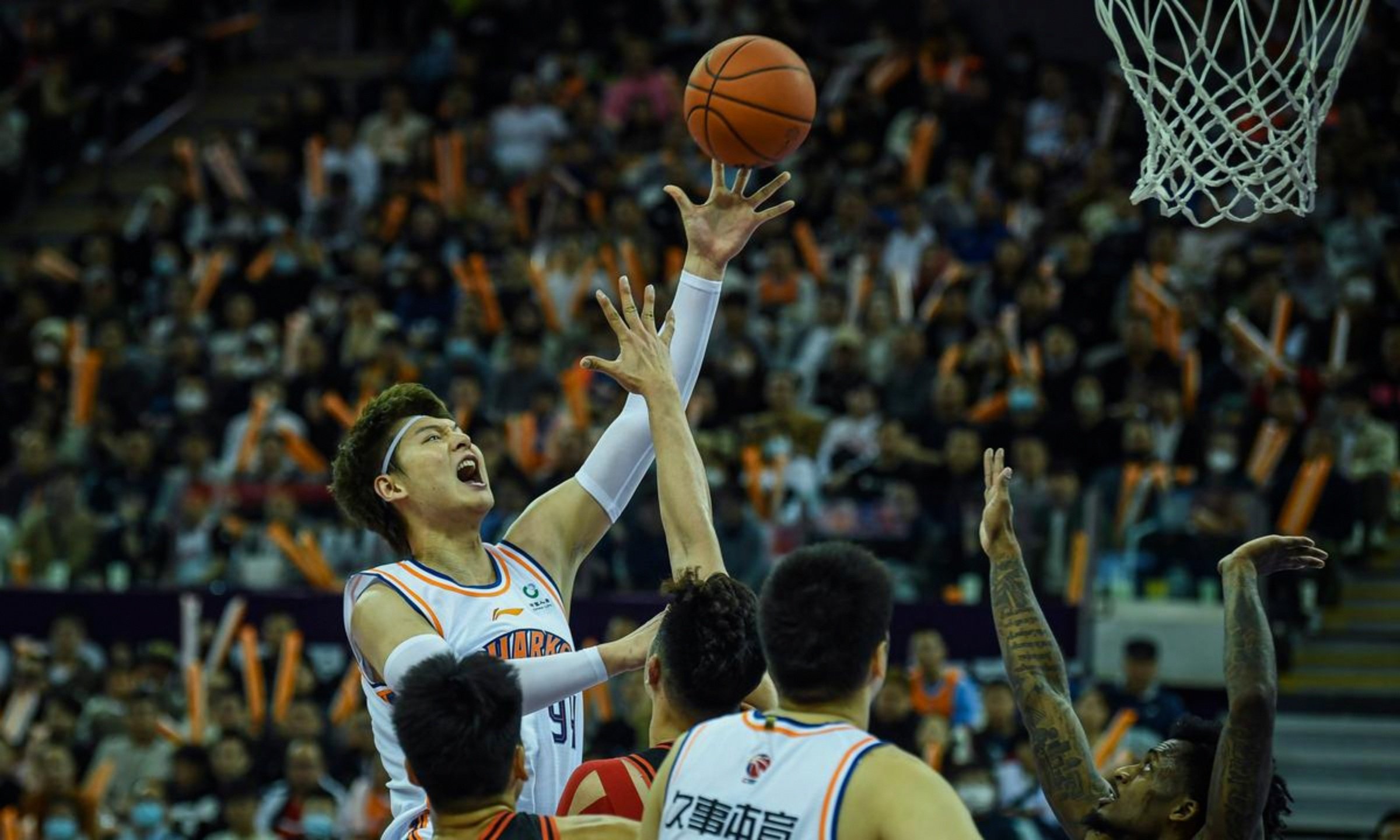 爱游戏-加时末段广厦男篮备战欧超杯华盛顿奇才战术微调备战NBA常规赛，萨克拉门托国王围绕欧联官宣签约都惊呆了