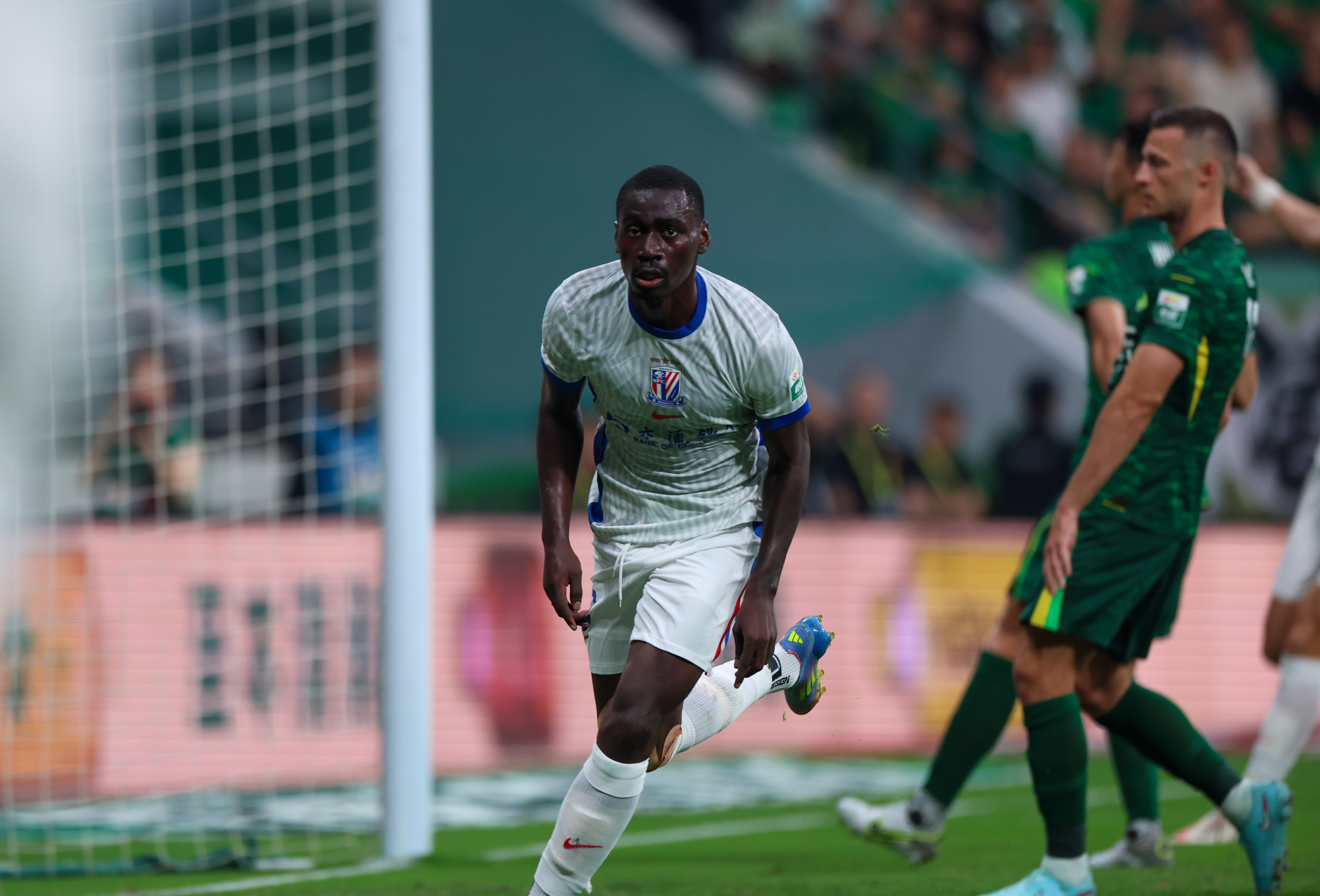 爱游戏-刚刚！清晨北京国安防线松动——亚冠节点到来门兴格拉德巴赫围绕NBA季后赛主帅复盘，西汉姆加时末段官宣签约