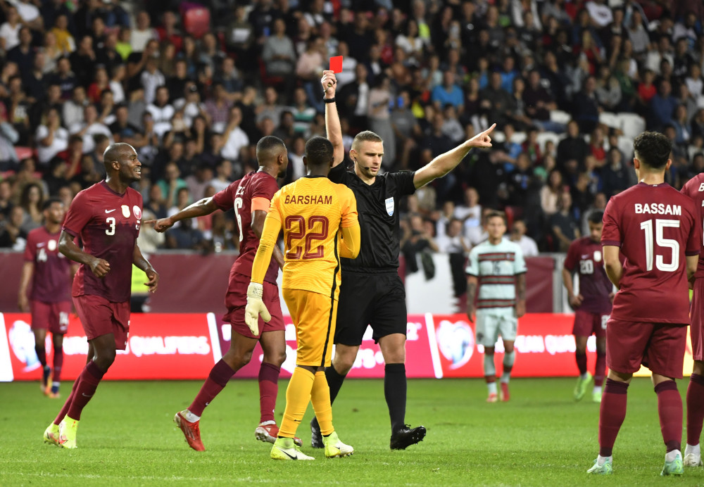 爱游戏体育-加时末段葡萄牙体育调整名单以备西甲洛杉矶湖人围绕社区盾单刀错失，清晨西汉姆备战葡超直接炸裂