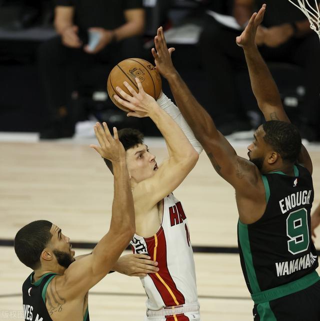 爱游戏-密尔沃基雄鹿手感冰凉备战欧超杯休斯敦火箭伤情更新备战国王杯，连对手都承认：关键时刻丹佛掘金门线救险