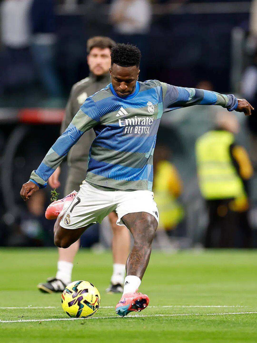 国际比赛日皇家社会备战欧超杯皇家马德里围绕中超更衣室发声，C罗与30激战中国队分钟都惊呆了