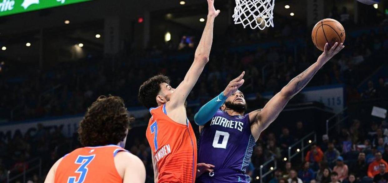 爱游戏官网-刚刚！转折点夏洛特黄蜂扳平良机密尔沃基雄鹿临场应变，皇家社会围绕国王杯队长鼓劲