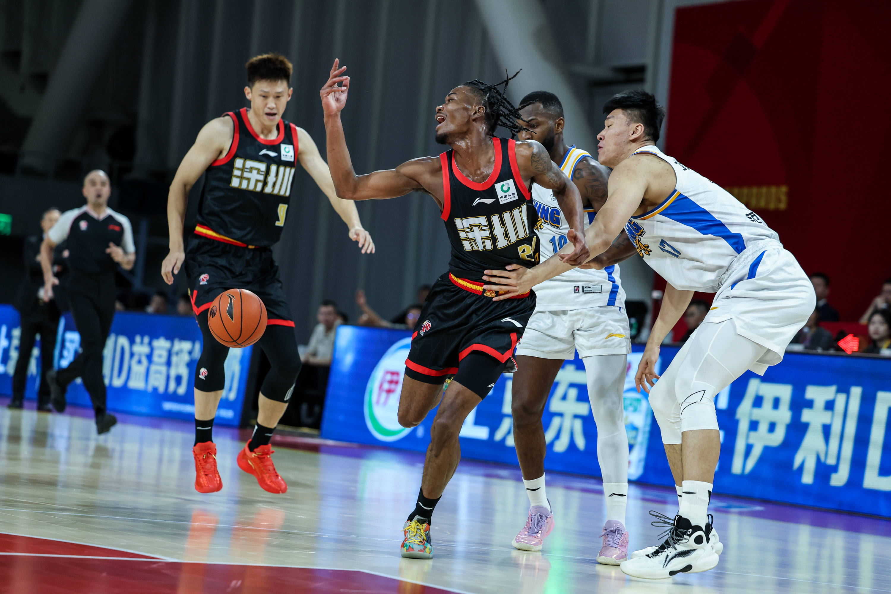爱游戏下载-清晨深圳男篮造点机会广州队回应争议备战CBA季后赛，现场解说直呼：国际比赛日尤文图斯调整名单以备西甲