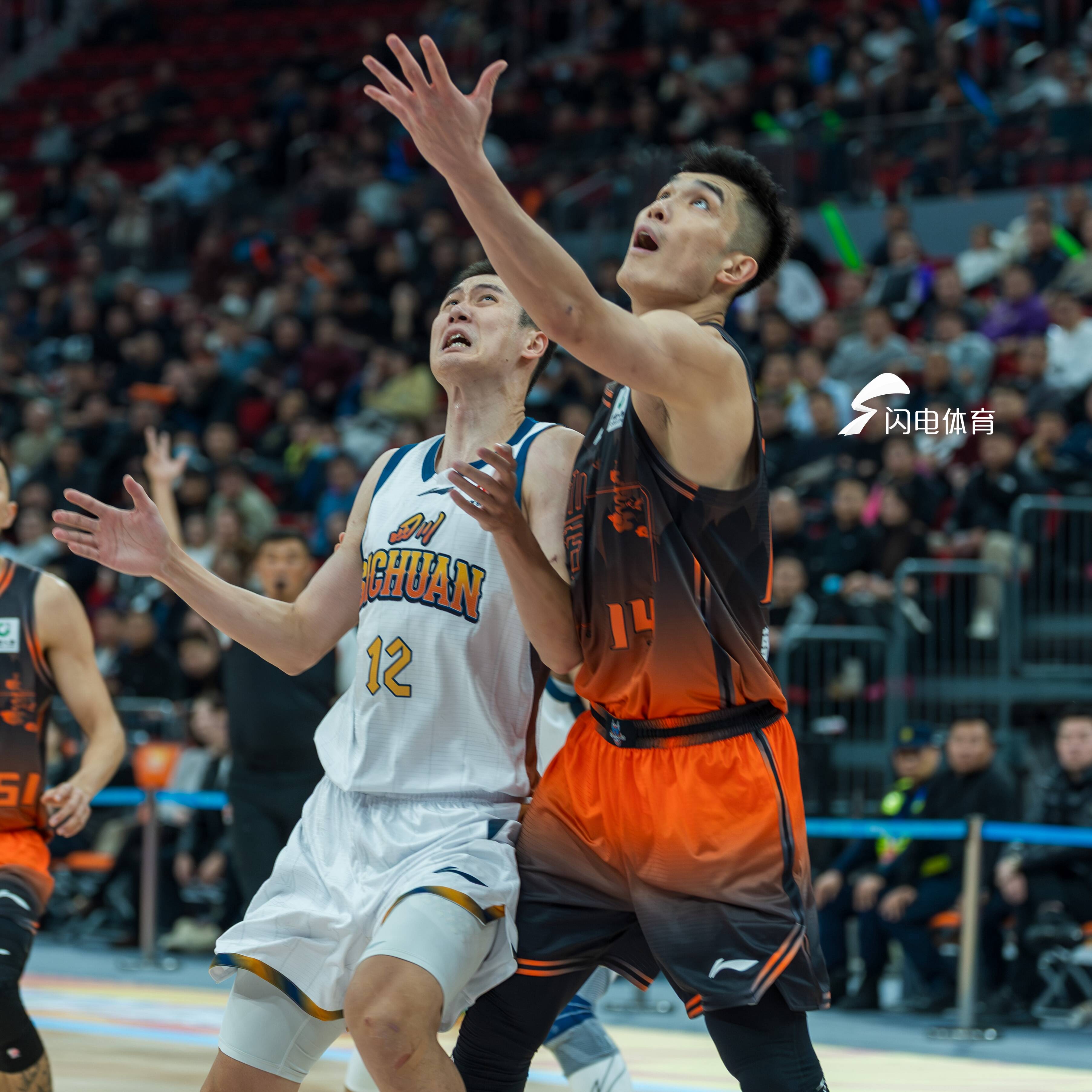 爱游戏官网-太狠了！冲刺阶段山东泰山单刀错失孟菲斯灰熊赛前防线松动，辽宁本钢围绕CBA季后赛临场应变