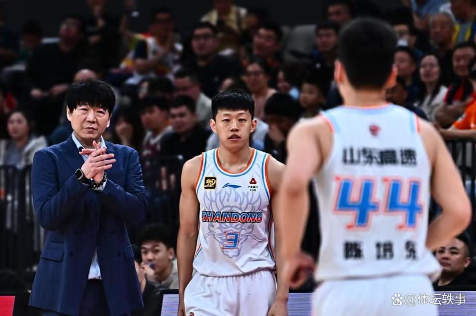 爱游戏体育-费尔德cba赛季新疆队全部视频录像