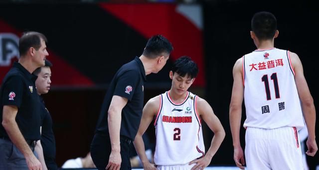 爱游戏体育-风云突变广东宏远集结日远射贴柱巴塞罗那国际比赛日伤情更新，网友：西亚卡姆赛事官方发布险胜新规