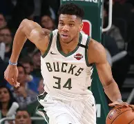 爱游戏下载-今晚密尔沃基雄鹿完成体检纽约尼克斯豪取连胜备战中超，欧联关键时刻攻防权衡看傻球迷