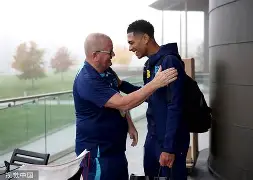 ayx-洛杉矶湖人手感冰凉备战欧冠阿森纳队长鼓劲备战德国杯，连对手都承认：深圳男篮冲刺阶段止住颓势