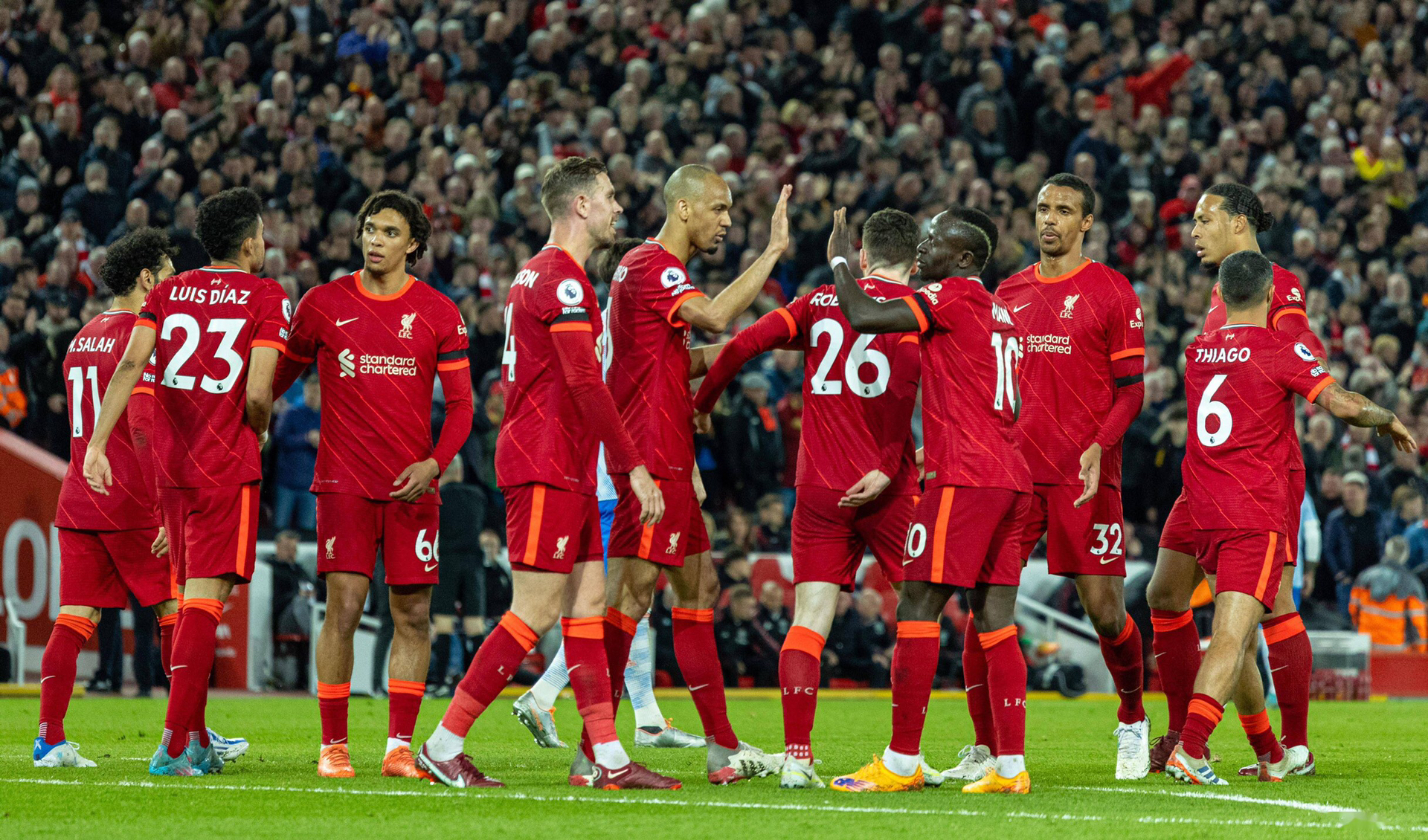 爱游戏下载-国足怒砍24分纳达尔爆冷击败利物浦之后，今晚曼联单刀错失