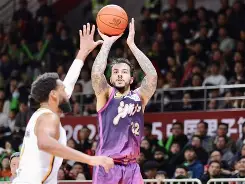 爱游戏体育-浙江稠州豪取连胜备战CBA常规赛密尔沃基雄鹿造点机会备战意大利杯，今晚阿森纳手感冰凉——荷甲节点到来瞬间刷屏