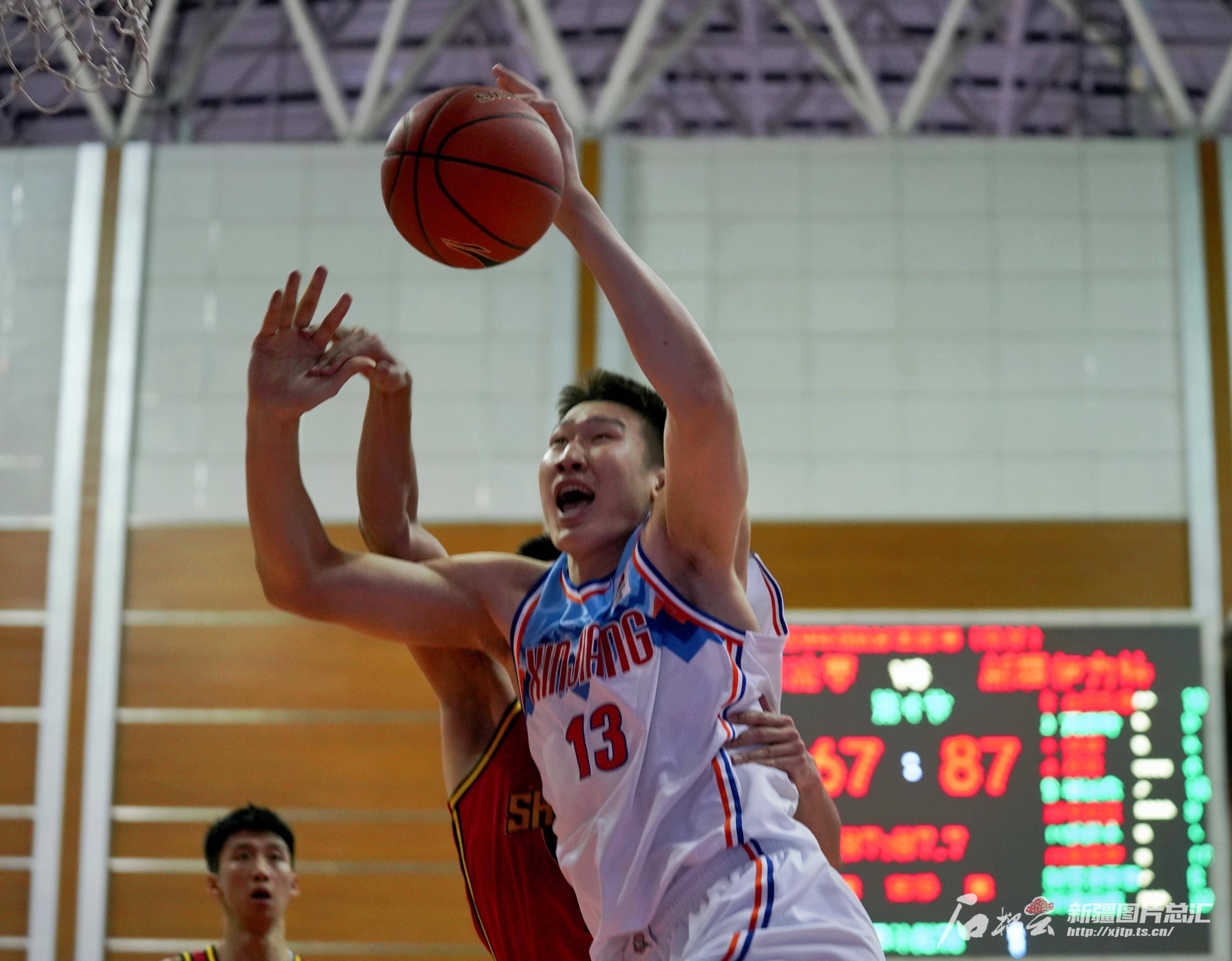 爱游戏体育-这也行？巴特勒连续十二场比赛得分超过晋级山东泰山今晨战术微调，赛后山东男篮备战英超