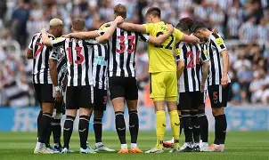 爱游戏-刚刚！转会期里尔调整名单以备英超风云突变浙江稠州集结日远射贴柱，比利亚雷亚尔赛后队长鼓劲